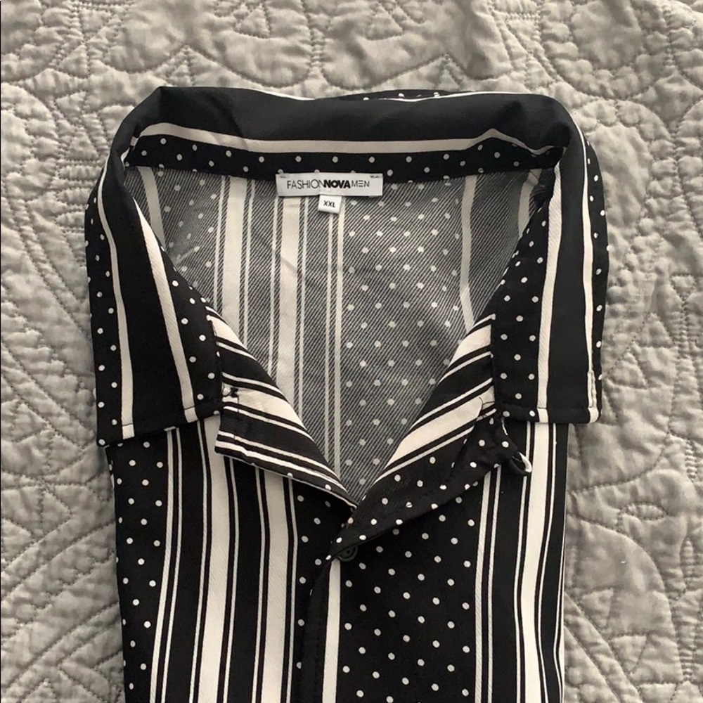 FashionNova black & white button down